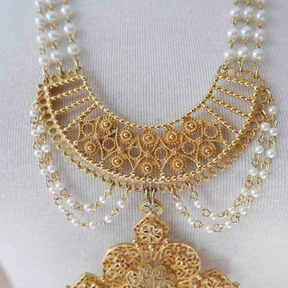 Gold-Tone Filigree Necklace with Pearl & Green Crystal - Picture 4 of 7